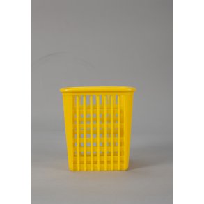 Bestikbtte firkant gul plast 12x12 cm.   